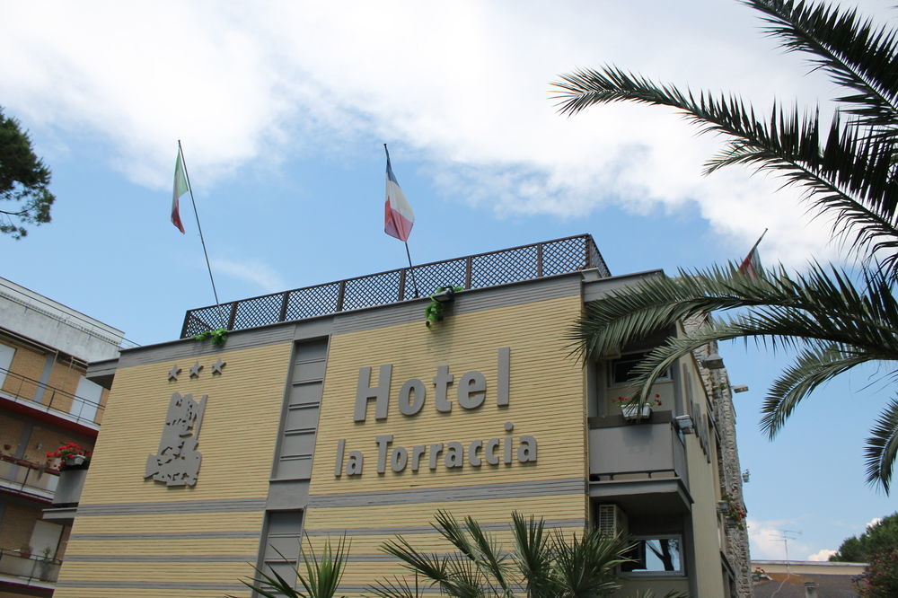 טרקיניה Hotel La Torraccia מראה חיצוני תמונה