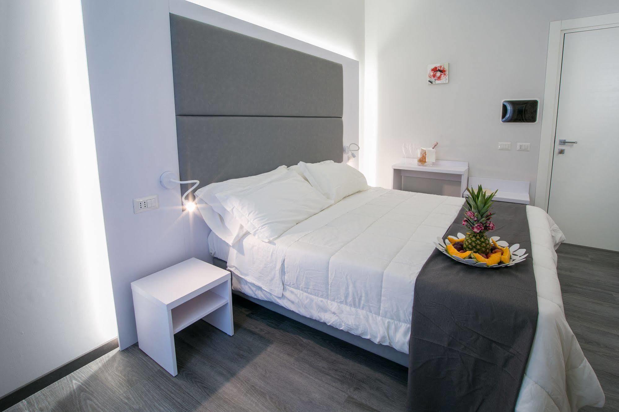 טרקיניה Hotel La Torraccia מראה חיצוני תמונה