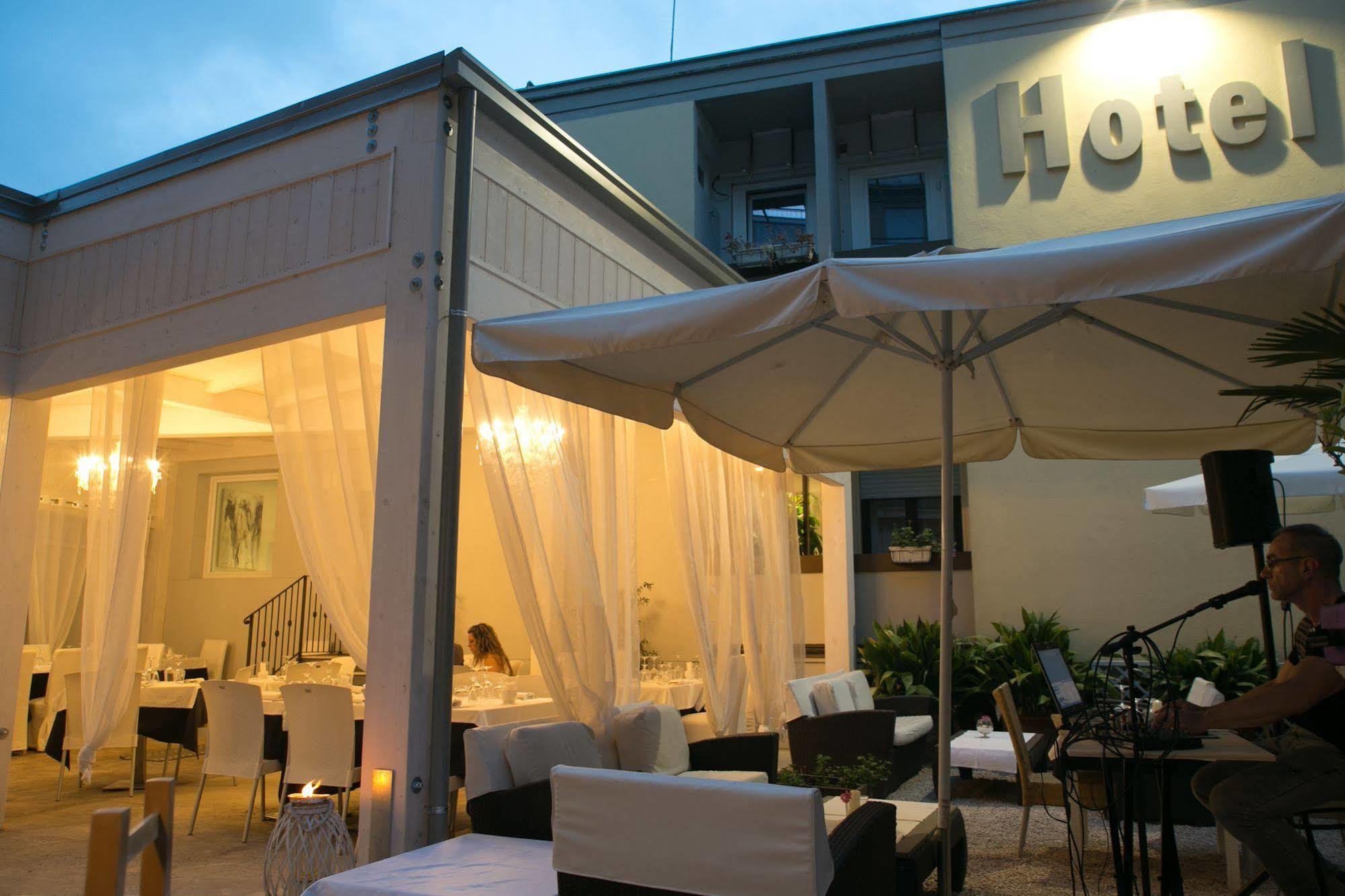טרקיניה Hotel La Torraccia מראה חיצוני תמונה