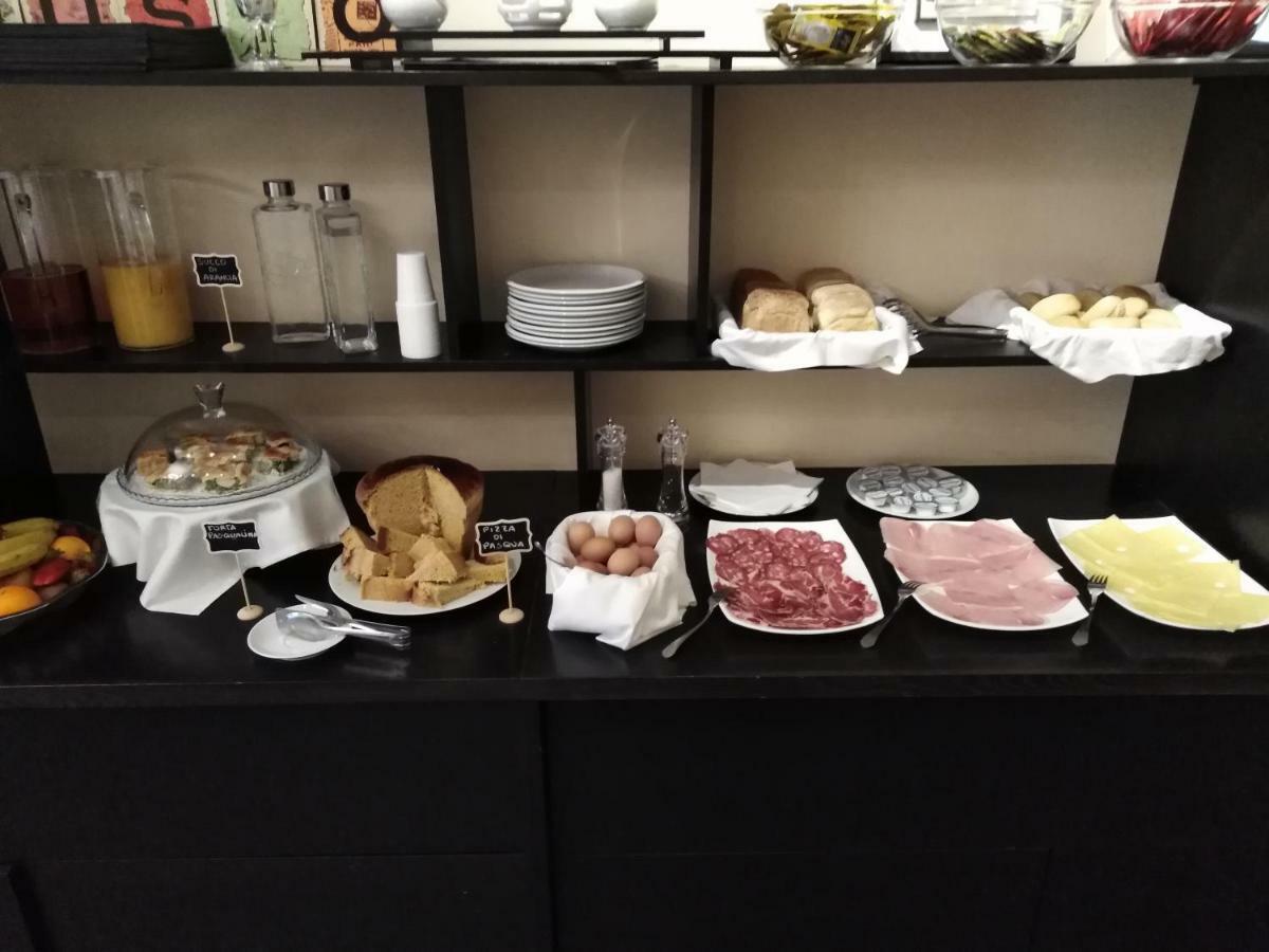 טרקיניה Hotel La Torraccia מראה חיצוני תמונה